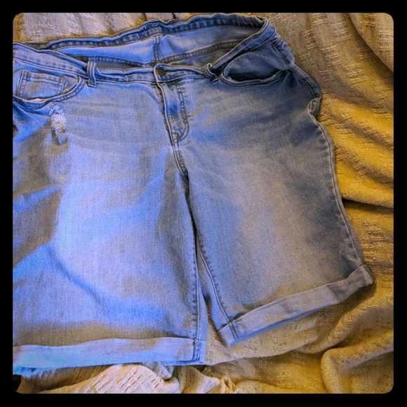 Not Available - Picture 1 of 5